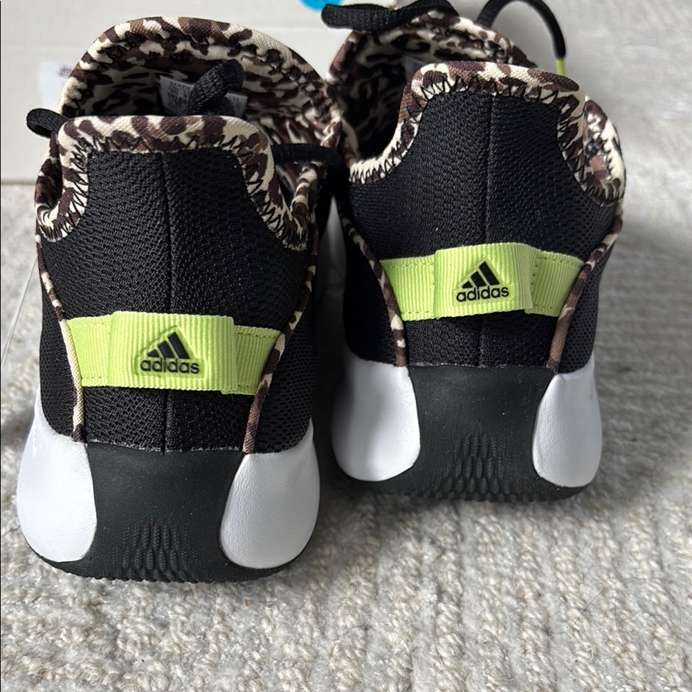 NWT Adidas Black Sneakers with Camouflage Lining - Picture 7 of 8